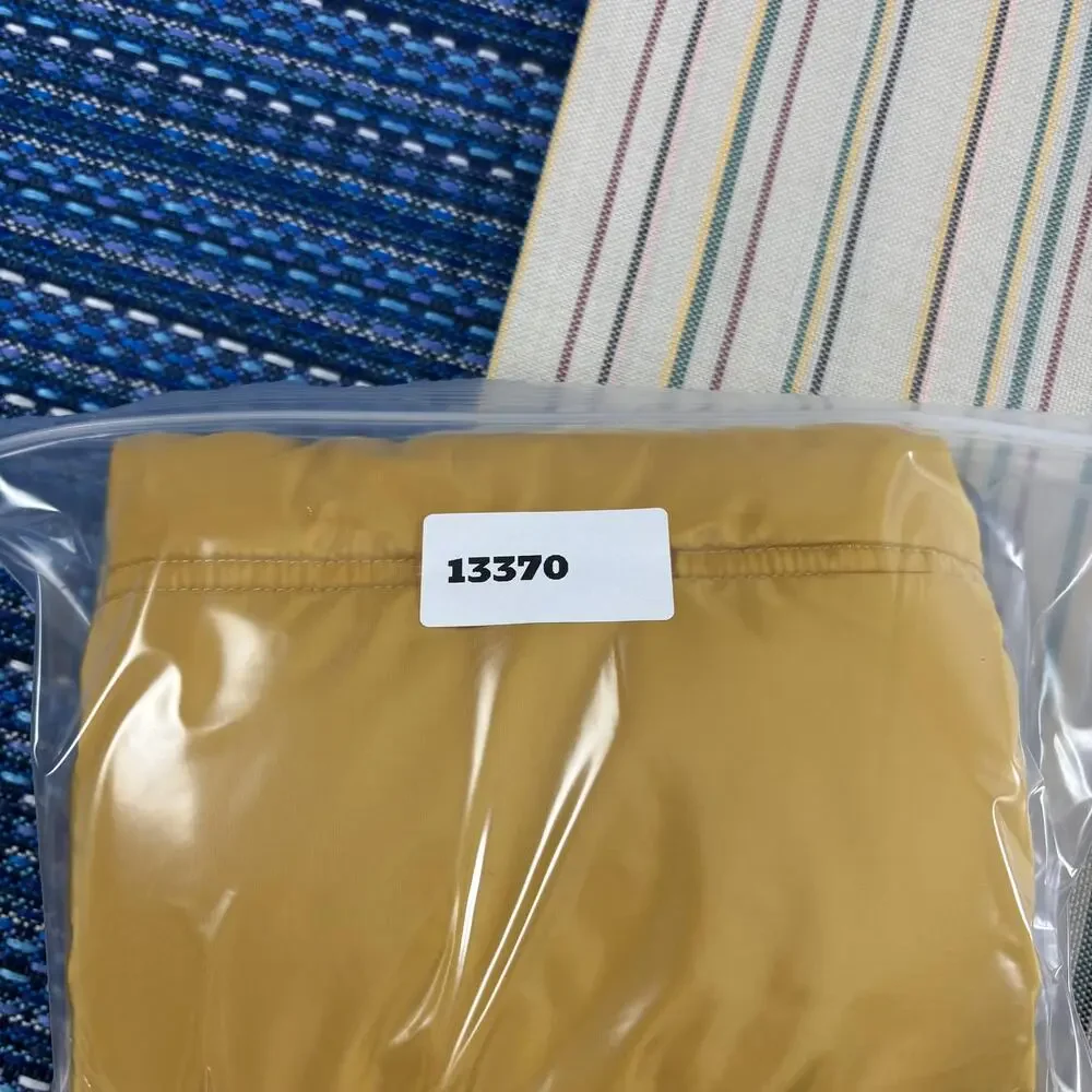Banana Republic brand banana